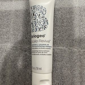 - Briogeo travel size scalp revival exfoliating shampoo